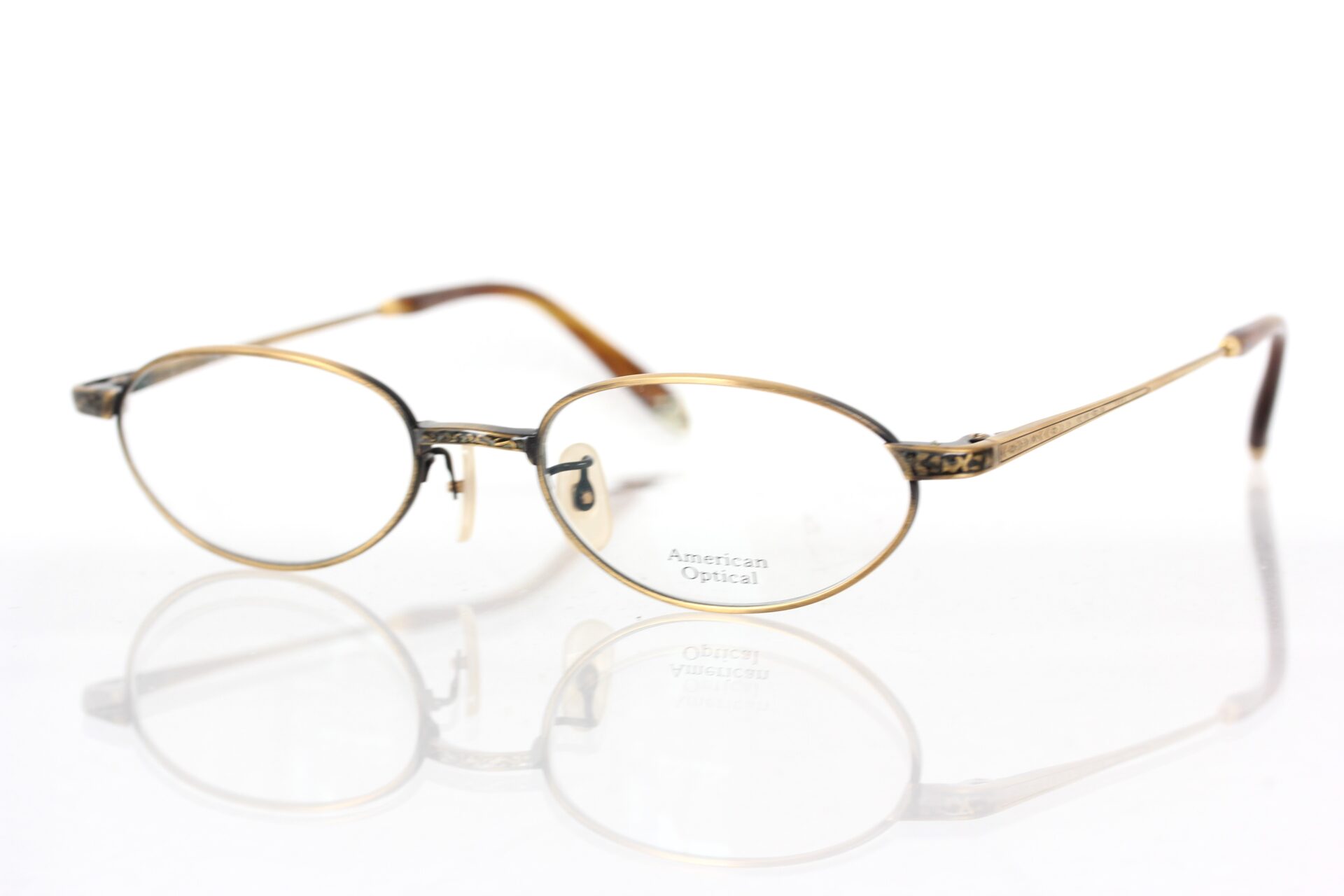 American Optical ”Wellsworth 102”